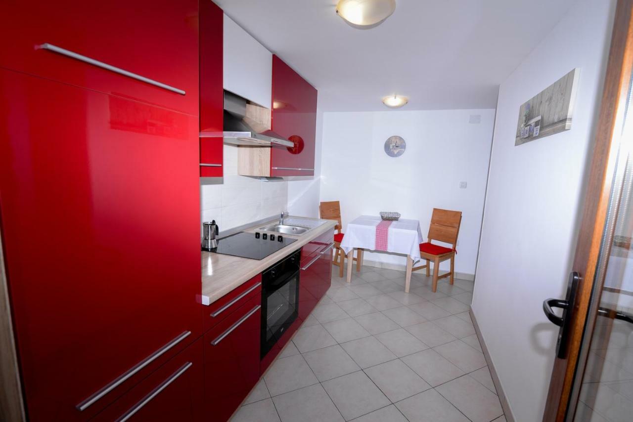 Amaryllis Residence, Apartment Diana & Deluxe Rooms With Shared Kitchen เวลิโลชิน ภายนอก รูปภาพ